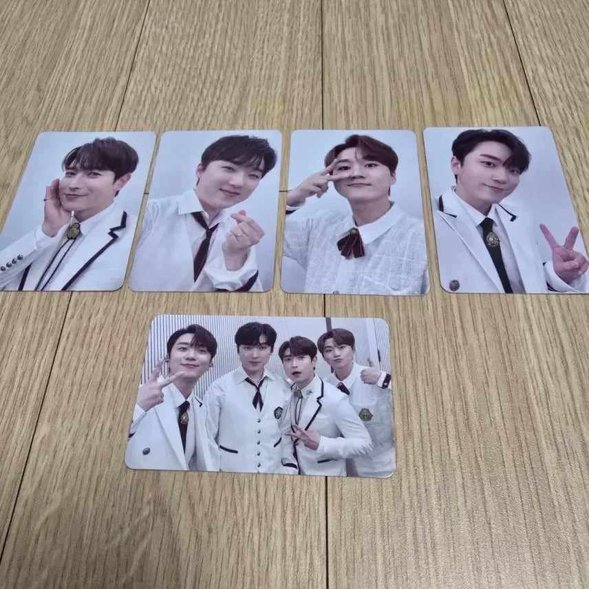 [BUNJANG] Forestella The Royal Concert Photocard Set (5 pcs) / 포레스텔라 콘서트 더 로얄 포토카드 5장