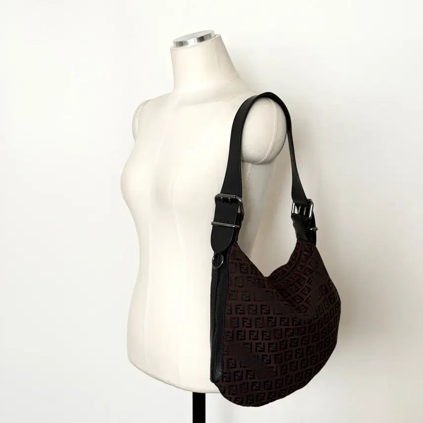 [BUNJANG] Fendi Zucchino Oyster Shoulder Bag / 펜디 주키노 오이스터 숄더 백