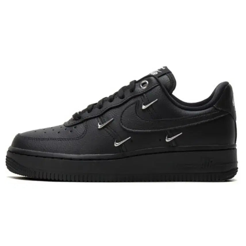 [BUNJANG] Nike Air Force 1 '07 LX Black Metallic Silver Shoes / 나이키 에어포스 1 '07 LX 블랙 메탈릭 실버 240