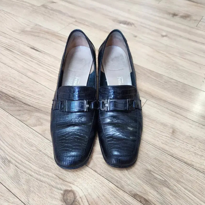 [BUNJANG] Salvatore Ferragamo Black Crocodile Pattern Loafers / 페라가모 블랙 악어 패턴 로퍼 240.  (정품입니다)
