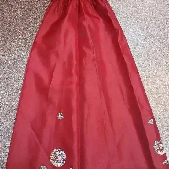 [BUNJANG] Red Embroidered Hanbok Skirt / 자수 치마 붉은색