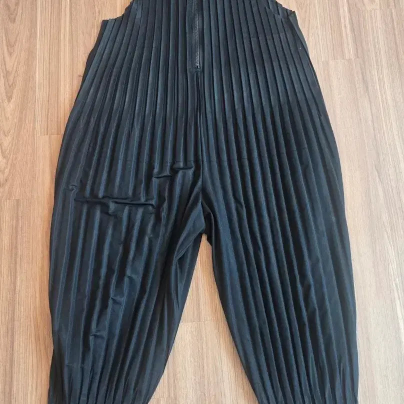 [BUNJANG] Black Pleated Jumpsuit / 플리츠 점프슈트 검정