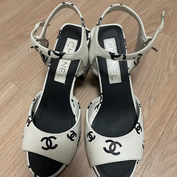 [BUNJANG] Handmade White Platform Sandals (Size 230) / 화이트 샌들 35사이즈 230
