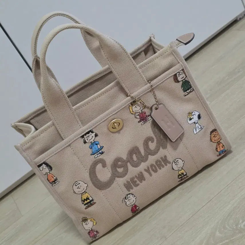 [BUNJANG] Coach x Peanuts Snoopy Collaboration Tote Bag Beige / 코치 스누피 콜라보 토트백 베이지