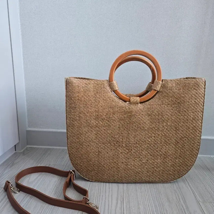 [BUNJANG] Rattan Shoulder Bag with Wood Handle and Cross Strap / 라탄백 숄더백 우드 핸들 포함 (크로스끈있음)