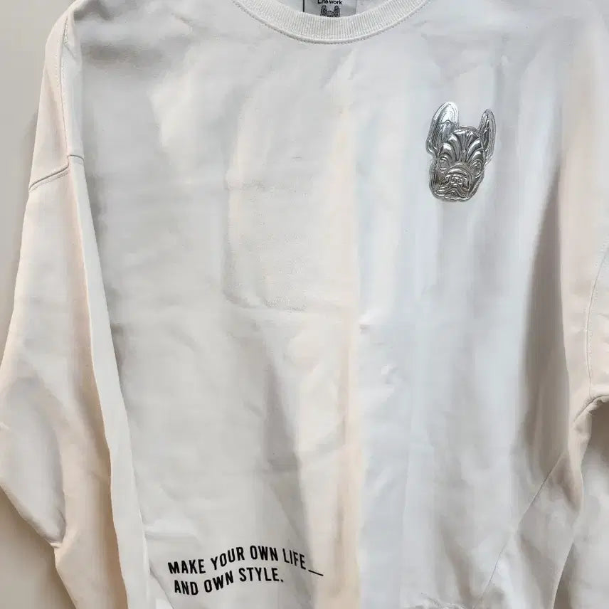 [BUNJANG] LifeWork French Bulldog Sweatshirt White / 라이프워크 프렌치불독 맨투맨 화이트