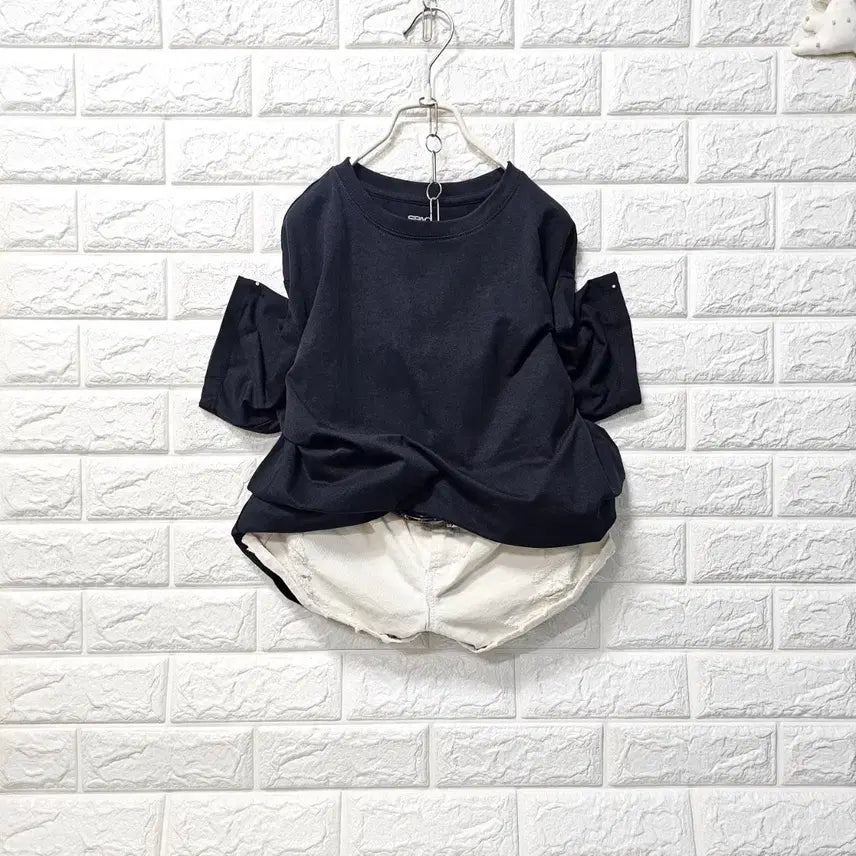 [BUNJANG] Black T-Shirt / 블랙 티셔츠