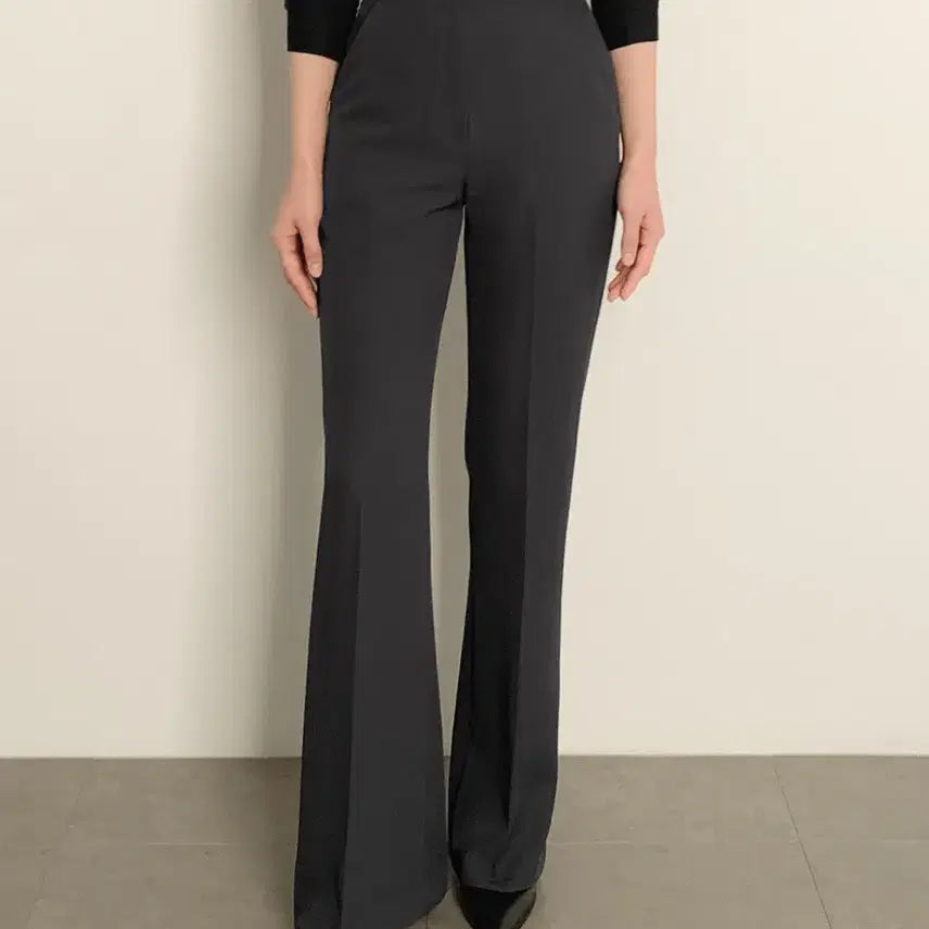 [BUNJANG] Saesak Rosenheim Relaxed Flare Trousers Warm Charcoal Bootcut Long Length / 사색 로젠하임 릴렉스드-플레어 트라우저 웜 차콜 부츠컷 롱기장 새상품