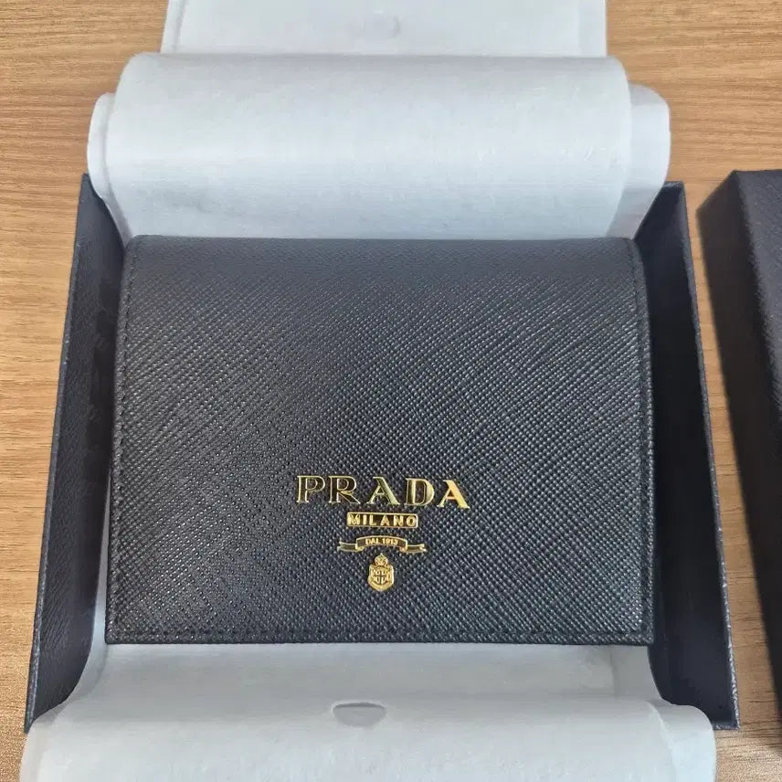 [BUNJANG] Prada Saffiano Leather Women's Bifold Wallet / 프라다 사피아노 지갑