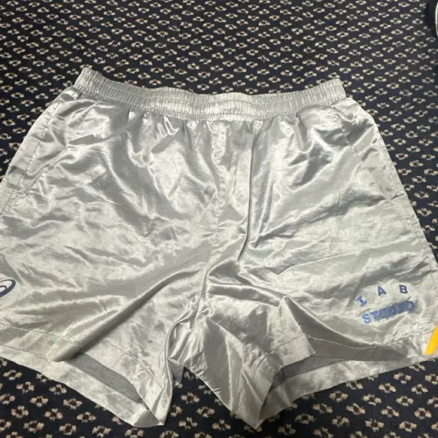 [BUNJANG] IAB Studio x ASICS Silver Woven Shorts / [XL] 아이앱 스튜디오 x 아식스 실버 우븐 쇼츠