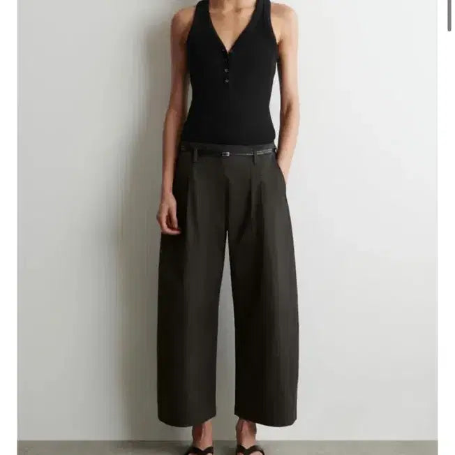 [BUNJANG] COS Pleated Cotton Balloon Leg Trousers Dark Green / 가격내림 (택O 새제품) 코스 플리티드 코튼 벌룬 레그 트라우저 다크 그린 32