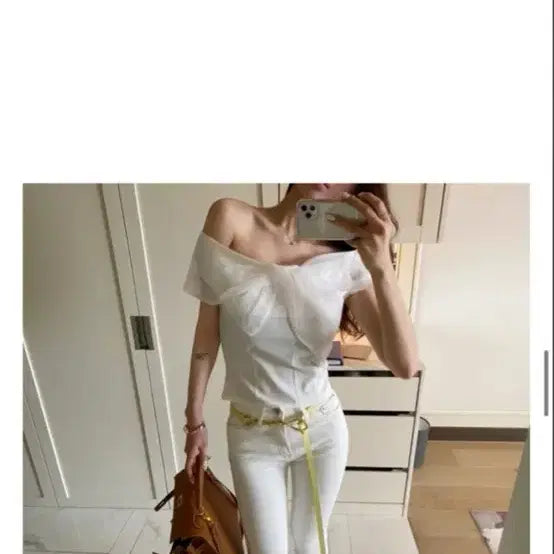 [BUNJANG] Chiffon Ribbon Crop Off-Shoulder Top White / 쉬폰 리본 크롭 오프숄더 화이트