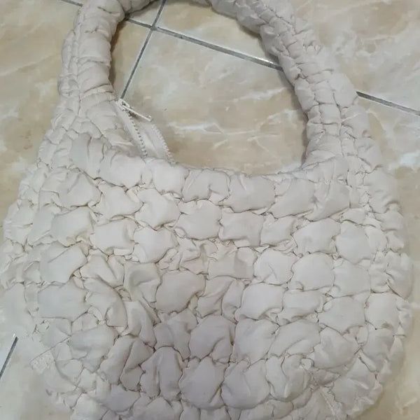 [BUNJANG] COS Quilted Bag / 코스 퀄팅백 전체적으로 상태안좋음