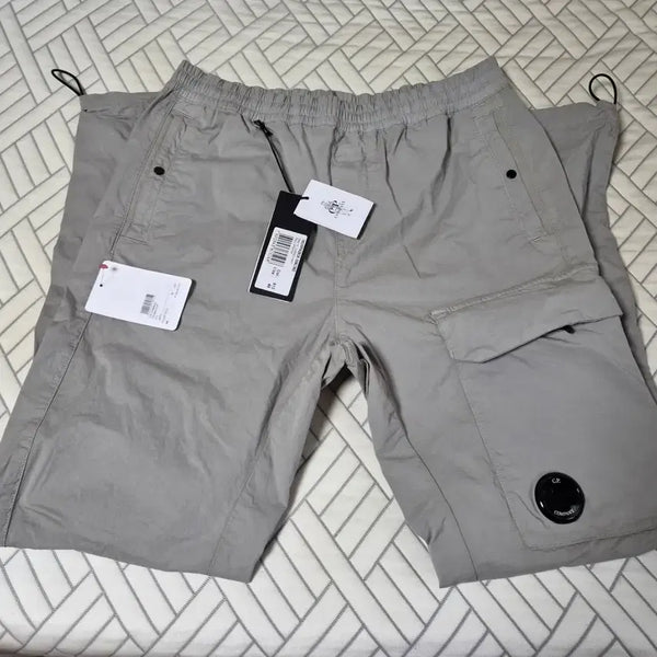 [BUNJANG] C.P. Company Lens Applique Twill Utility Cargo Pants / CP컴퍼니 렌즈와펜 트윌 유틸리티 카고팬츠