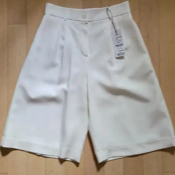 [BUNJANG] List White Bermuda Pants / (새제품) 리스트 화이트 버뮤다 팬츠