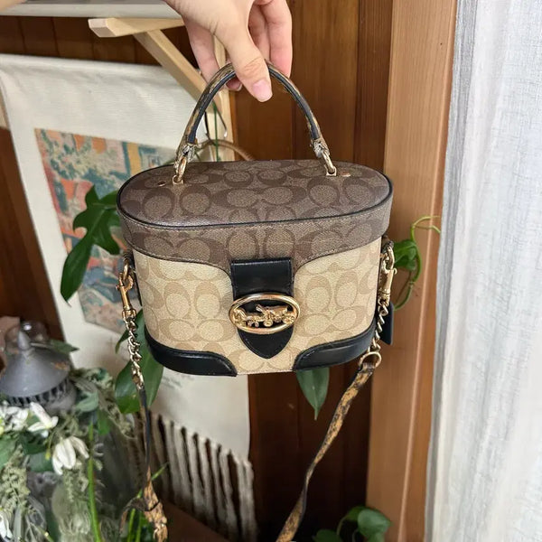 [BUNJANG] Vintage Coach Signature Georgie Gem Crossbody Bag / 빈티지 코치(COACH) 시그니처 조지 젬 크로스 바디 백 가방