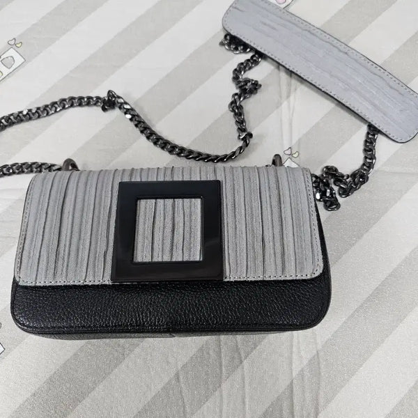 [BUNJANG] Two-Tone Mini Chain Bag (Black/Gray) / 투톤 미니 체인백 (블랙/그레이)