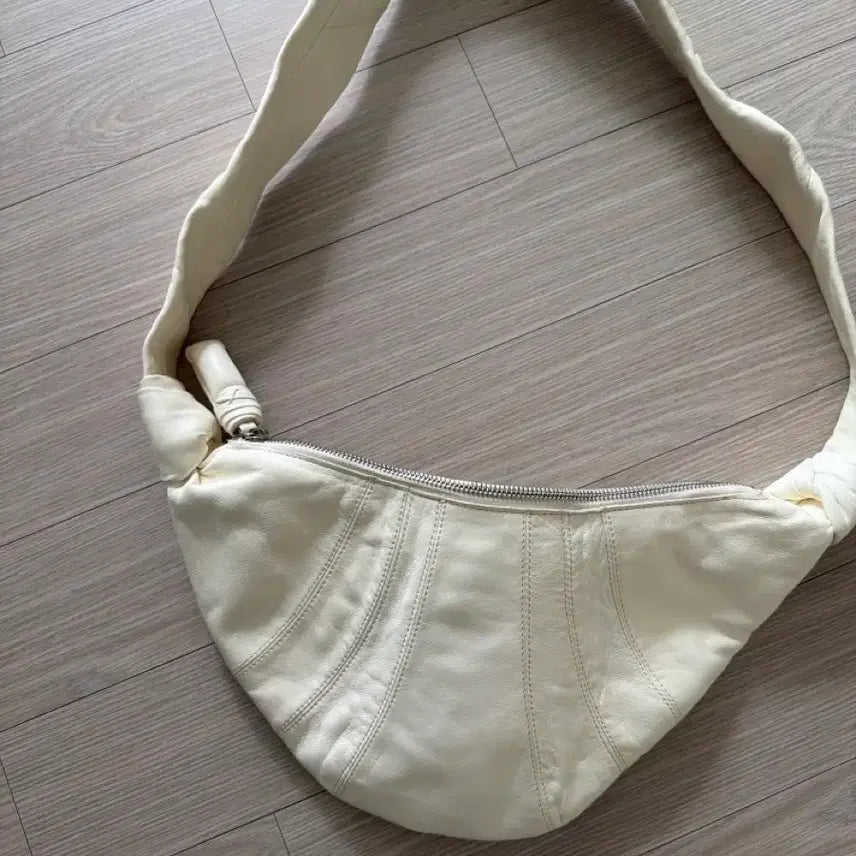 [BUNJANG] Lemaire Croissant Bag Small White / 르메르 크루아상 백 스몰 흰색