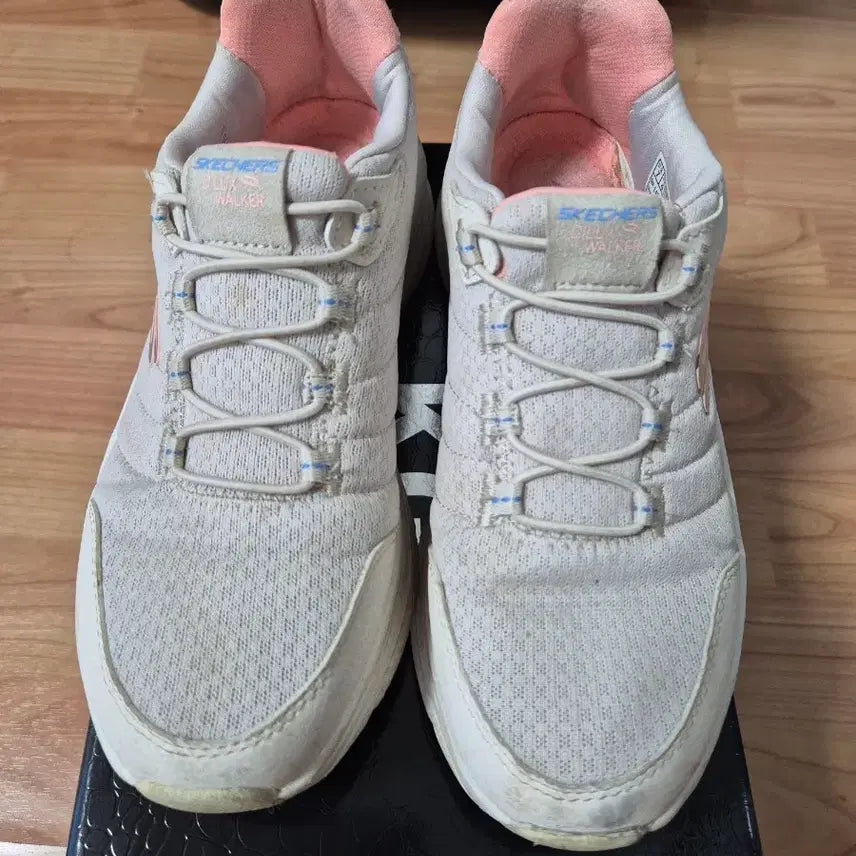 [BUNJANG] Skechers Walker Sneakers White/Pink / 스케쳐스 워커 운동화 화이트/핑크