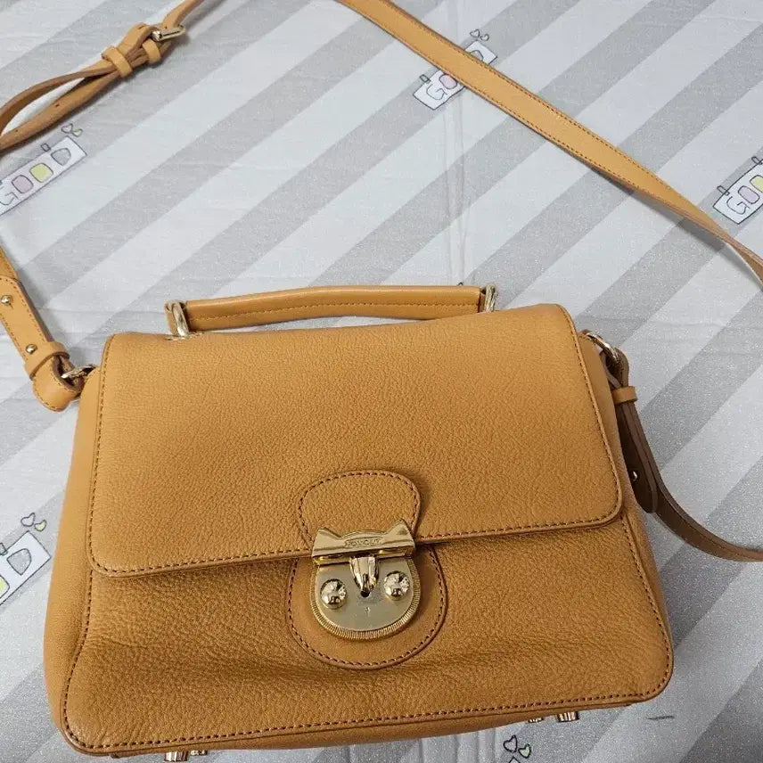 [BUNJANG] Lovecat Yellow Crossbody Bag / 러브캣 옐로우 크로스백