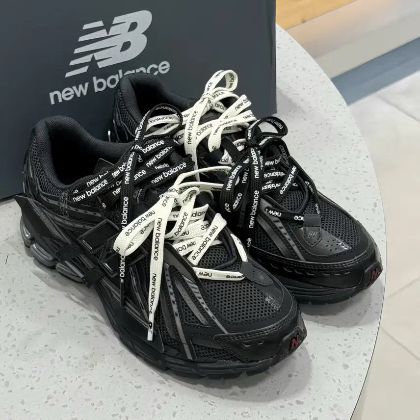 [BUNJANG] New Balance 1906A Vintage Casual Double Strap Running Shoes / New Balance 1906A 시리즈 빈티지 캐주얼 스포츠 러닝화 더블 스트랩 버전