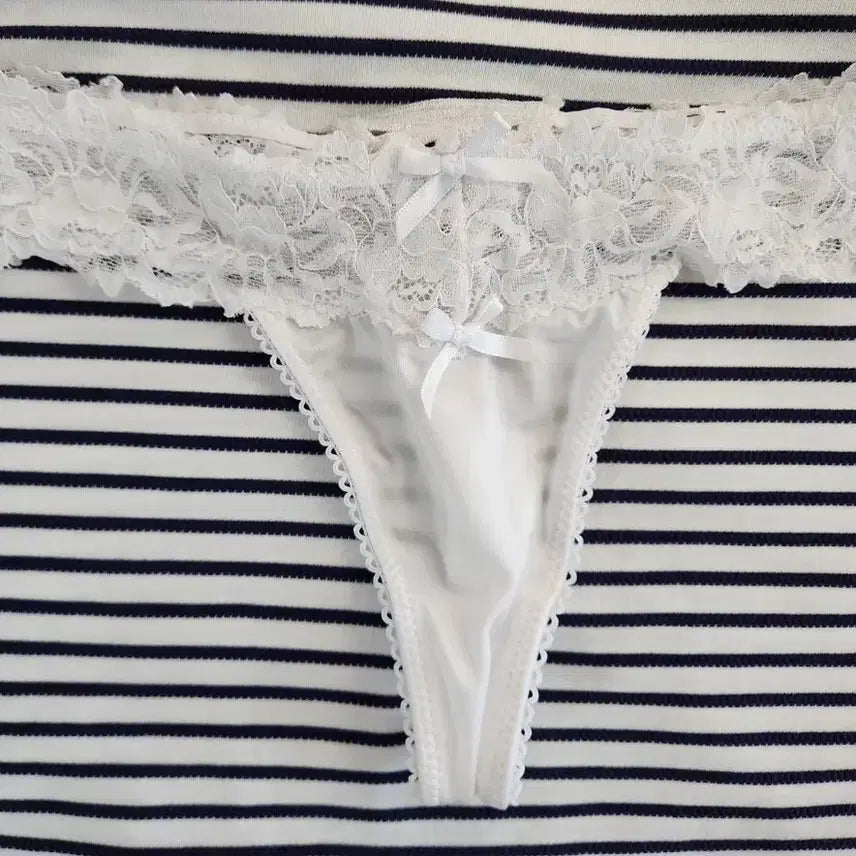 [BUNJANG] White Lace Women's Thong Panties / (중고) 화이트 레이스 여성 티팬티