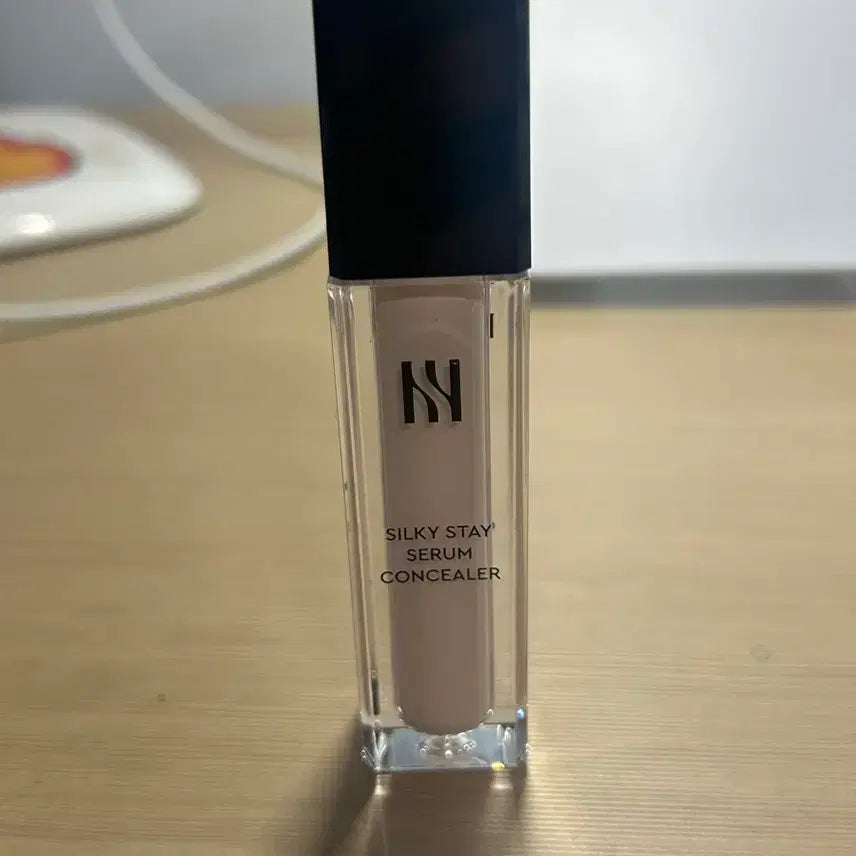 [BUNJANG] Hera Silky Stay Serum Concealer 13N1 Porcelain / 헤라 실키 스테이 세럼 컨실러 13N1 포슬린 팝니다