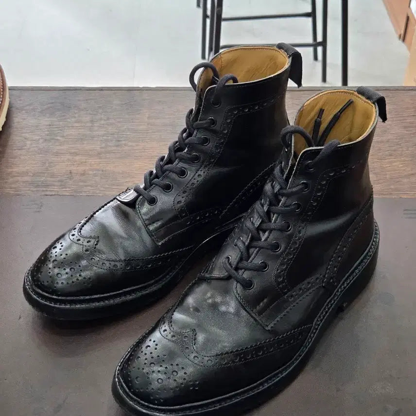 [BUNJANG] Tricker's Stow Wingtip Brogue Boots UK 8.5 / 트리커즈 스토우UK8.5