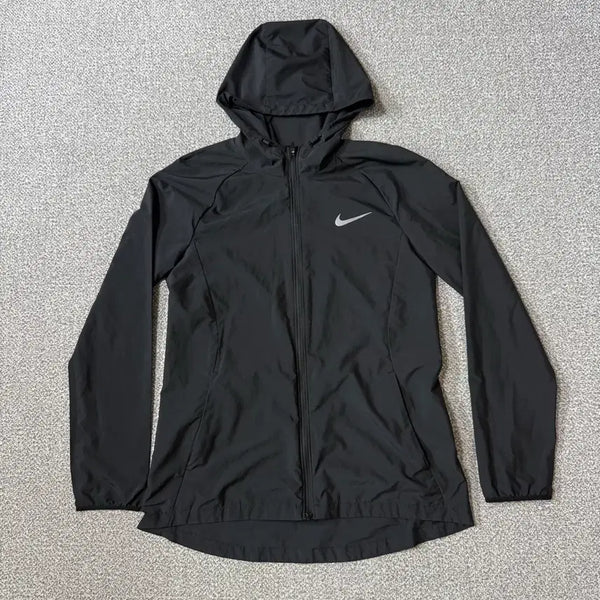 [BUNJANG] Nike Women's Windbreaker Jacket - Size M / 나이키 바람막이 여성용 M