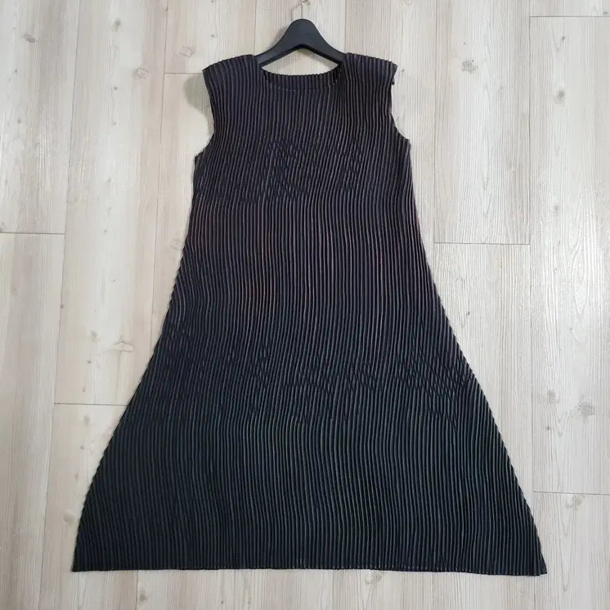 [BUNJANG] Issey Miyake Pleated Dress / 이세이미야케 플리츠원피스