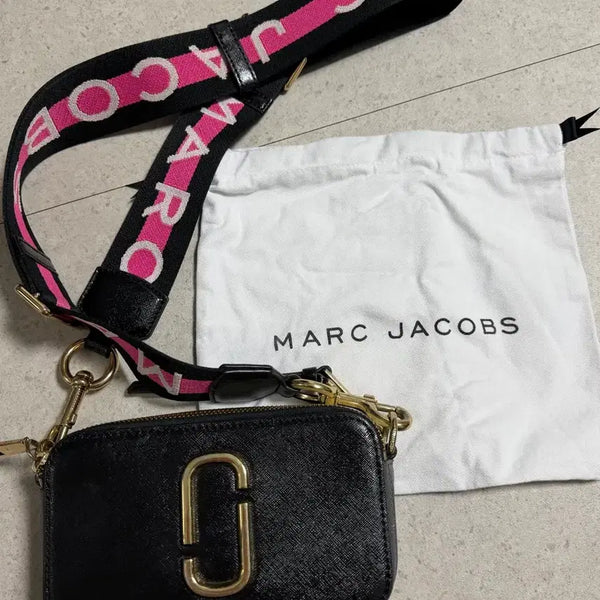 [BUNJANG] Marc Jacobs Camera Bag Black/Pink / 마크제이콥스 카메라백 블랙/핑크