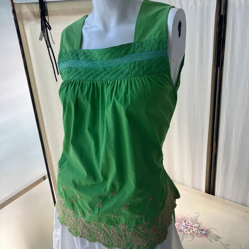 [BUNJANG] Vintage Lime Lace Sleeveless Blouse / lime lace sleeveless blouse