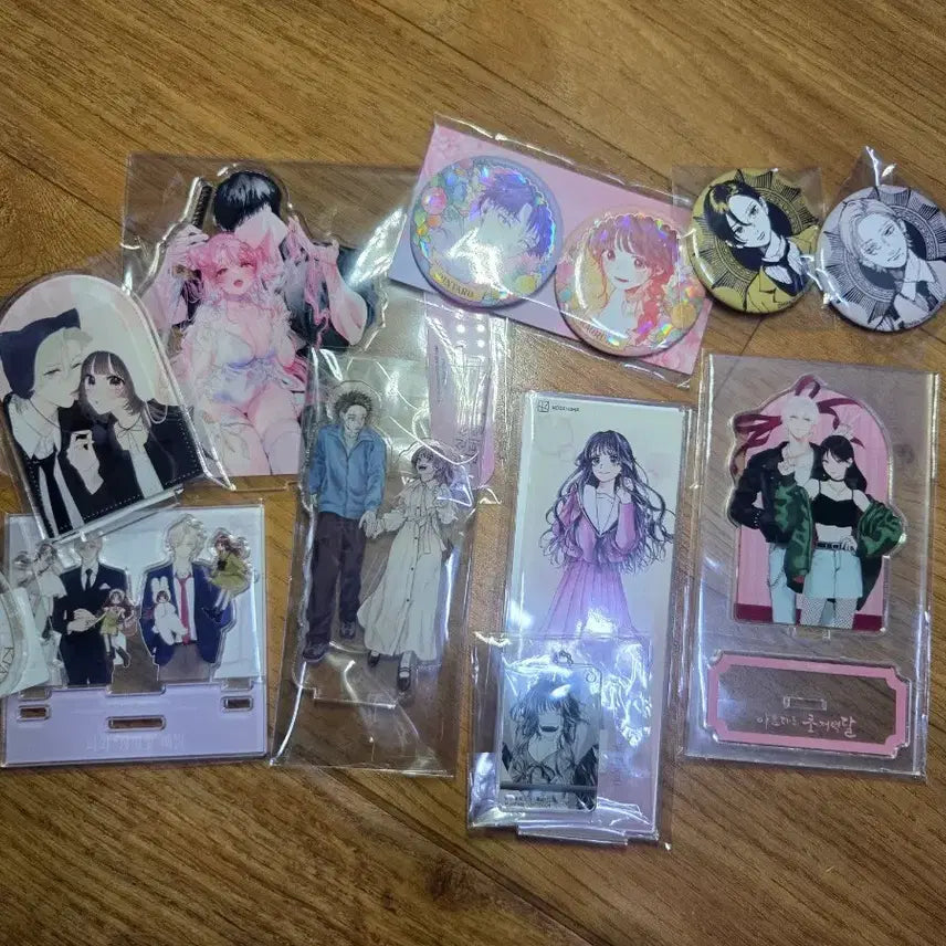 [BUNJANG] Various Korean Comic Merchandise Bundle / 순정만화 굿즈 일괄 판매 (향기로운꽃은늠름하게핀다, 아름다운초저녁달, 너와장밋빛매일, 어쌔신&신데렐라)