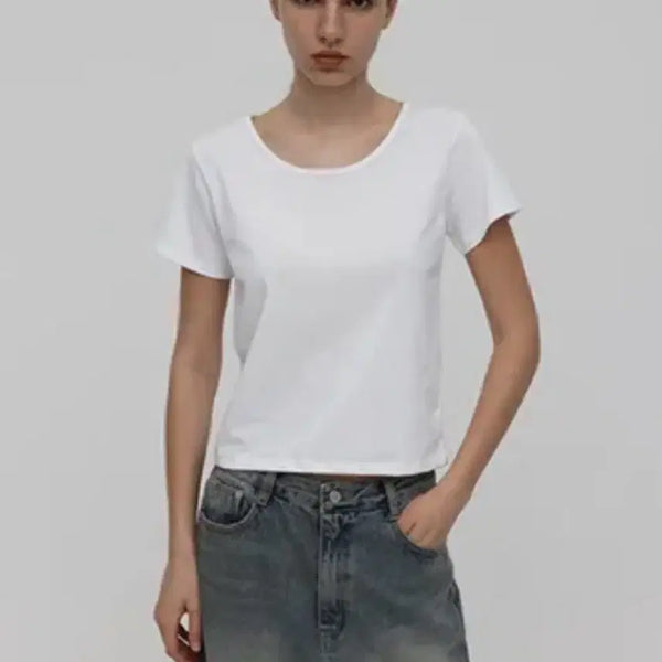 [BUNJANG] Black Up Washable Cool U-Neck Short Sleeve T-Shirt / 에이블리 블랙업 워셔블 쿨 유넥 반팔티셔츠 / 지그재그무신사브랜디빈티지