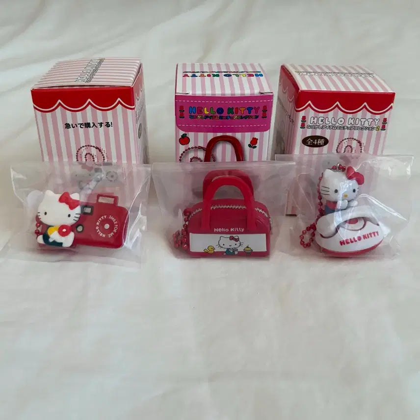 [BUNJANG] Hello Kitty 50th Anniversary Gacha Keyring / (새상품) 헬로키티 50주년 가챠 키링