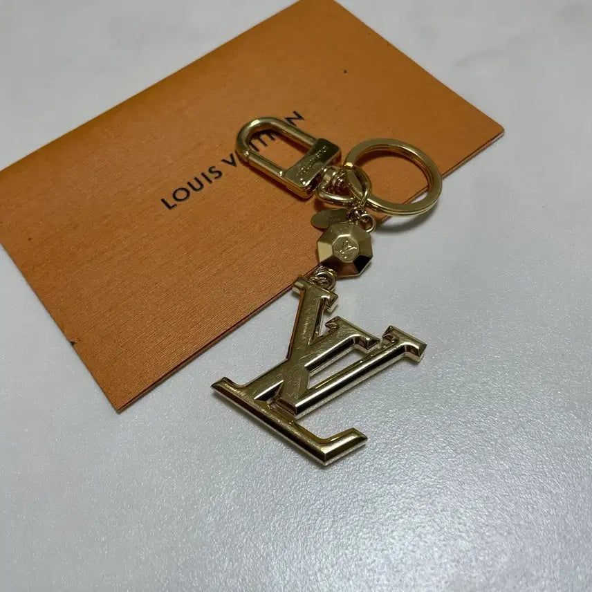 [BUNJANG] Louis Vuitton LV Facet Keyring Authentic / 루이비통 LV 파셋 키링 정품