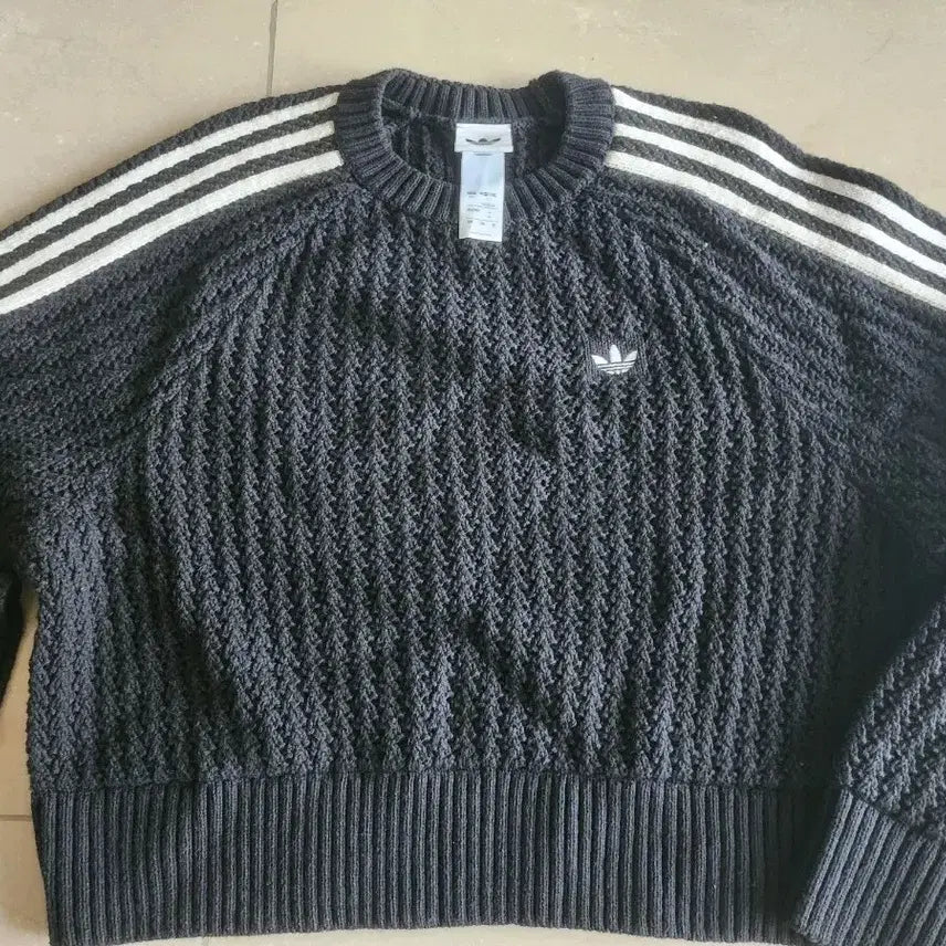 [BUNJANG] Adidas Three-Stripes Cropped Knit Black / 아디다스 삼선 크롭 니트 블랙