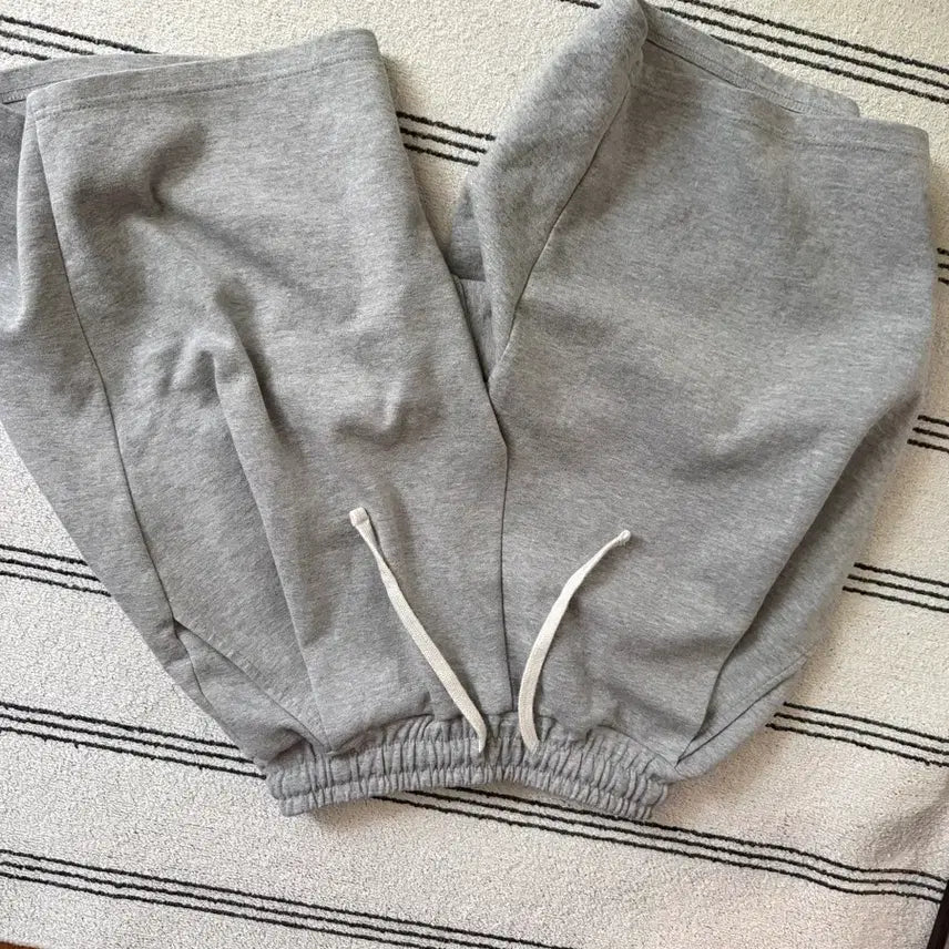 [BUNJANG] Nitted Bermuda Pants / 니티드 버뮤다 팬츠