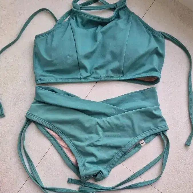 [BUNJANG] Levmont Ariel Strap Set, Rinoms Vivre Set, Hot-han Venus One-shoulder Top + Low Shorts / 폴웨어 5종 팝니다