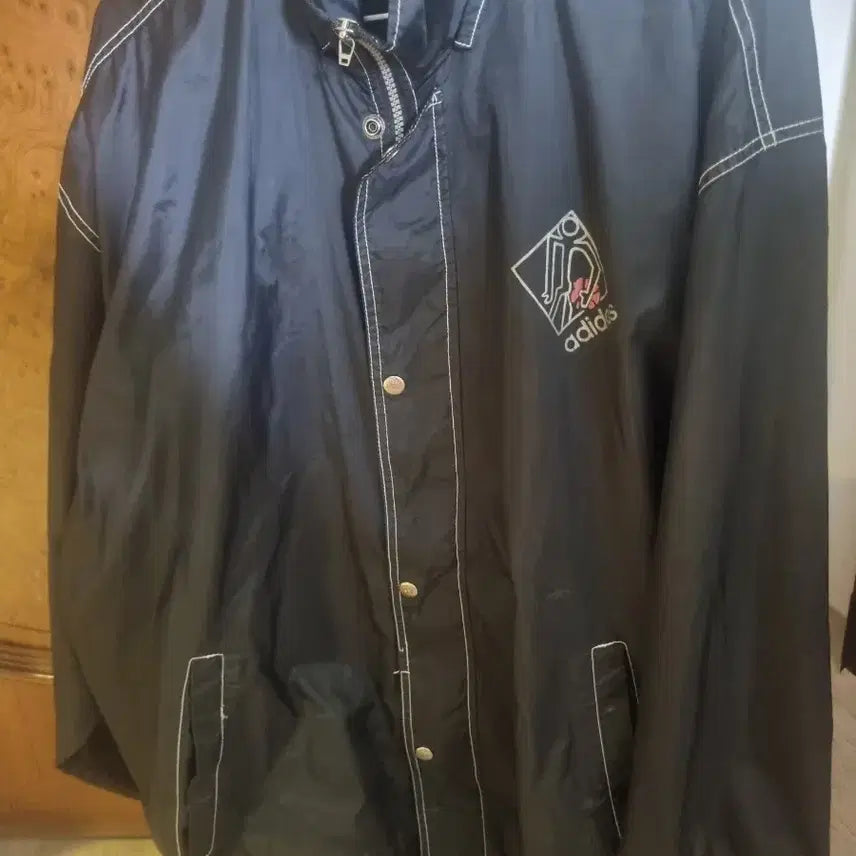 [BUNJANG] Adidas Windbreaker Jacket Size 95 / 급처]  아디다스바람막이. 95