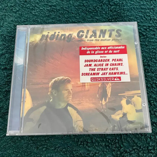 [BUNJANG] Riding Giants (Documentary Film) Original Soundtrack (OST) - Sealed First Edition CD / 빅 웨이브 서핑의 역사와 문화 서퍼들의 도전 정신을 다룬 다큐 영화 파도타기 Riding Giants OST 영화음악 초판 미개봉 CD 퀵실버