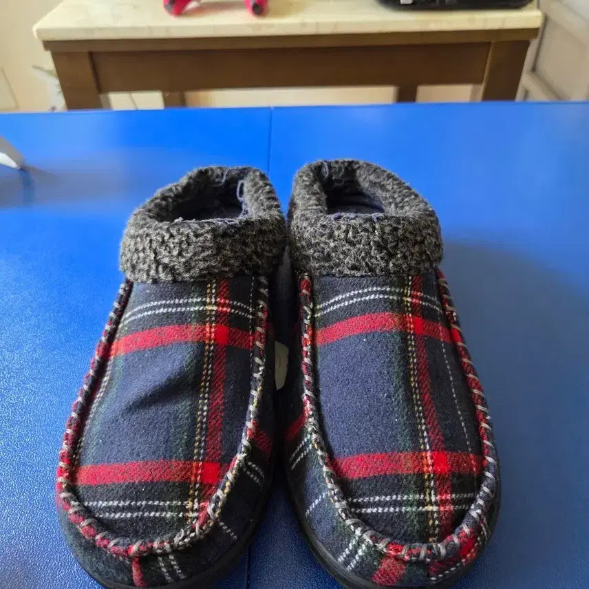 [BUNJANG] Dearfoams Men's Brendan Breathable Memory Foam Clog - Blue Plaid / Dearfoams 남성용 Brendan 실내/실외 통기성 메모리 폼 클로그 블루 플레이드 280
