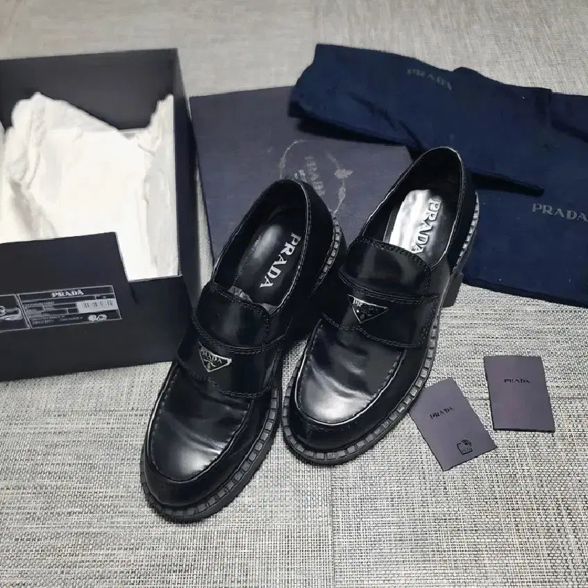[BUNJANG] Prada Triangle Logo Chocolate Brushed Leather Loafers 2DE127 / 9 / 프라다 삼각로고 초콜릿 브러시드 가죽 로퍼 2DE127