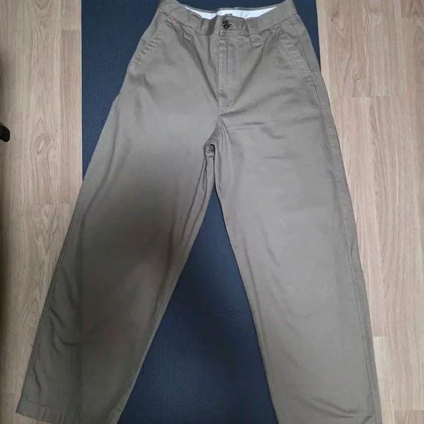 [BUNJANG] Uniqlo Wide Fit Chino Pants Size 73 / 유니클로 와이드핏 치노 팬츠 73 사이즈
