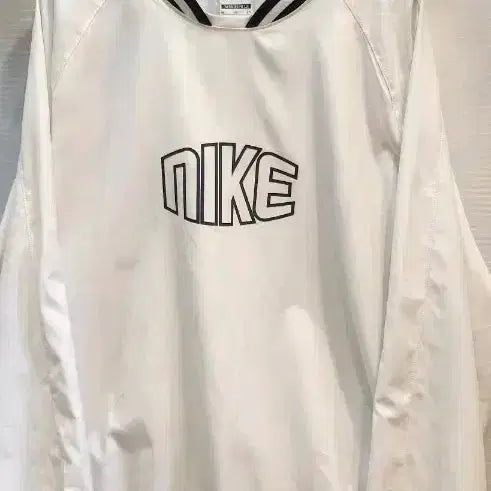 [BUNJANG] Nike White Round Neck Windbreaker / 나이키 바람막이 흰색 라운드넥