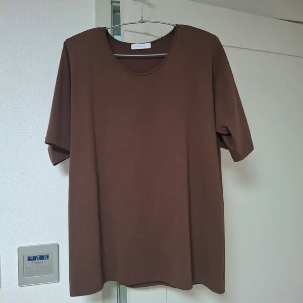 [BUNJANG] Bel201 Something U-Neck Simple Padded T-Shirt (Brown) / 벨201 썸씽 유넥 심플 패드 티셔츠(브라운)