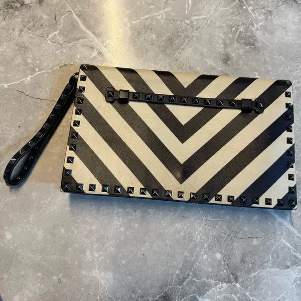 [BUNJANG] Valentino Rockstud Chevron Stripe Leather Foldover Clutch Bag / 발렌티노 락스터드 쉐브론 스트라이프 레더 폴드오버 클러치 백