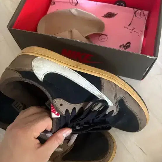 [BUNJANG] Nike Air Jordan 1 Low Travis Scott / 나이키 에어조던1 로우 트래비스 스캇 280