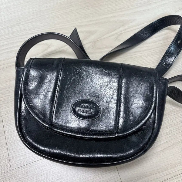[BUNJANG] Monde Monde Half Moon Crossbody Bag (Cowhide) Black / 몽드몽드 하프문 크로스백 블랙 (소가죽)