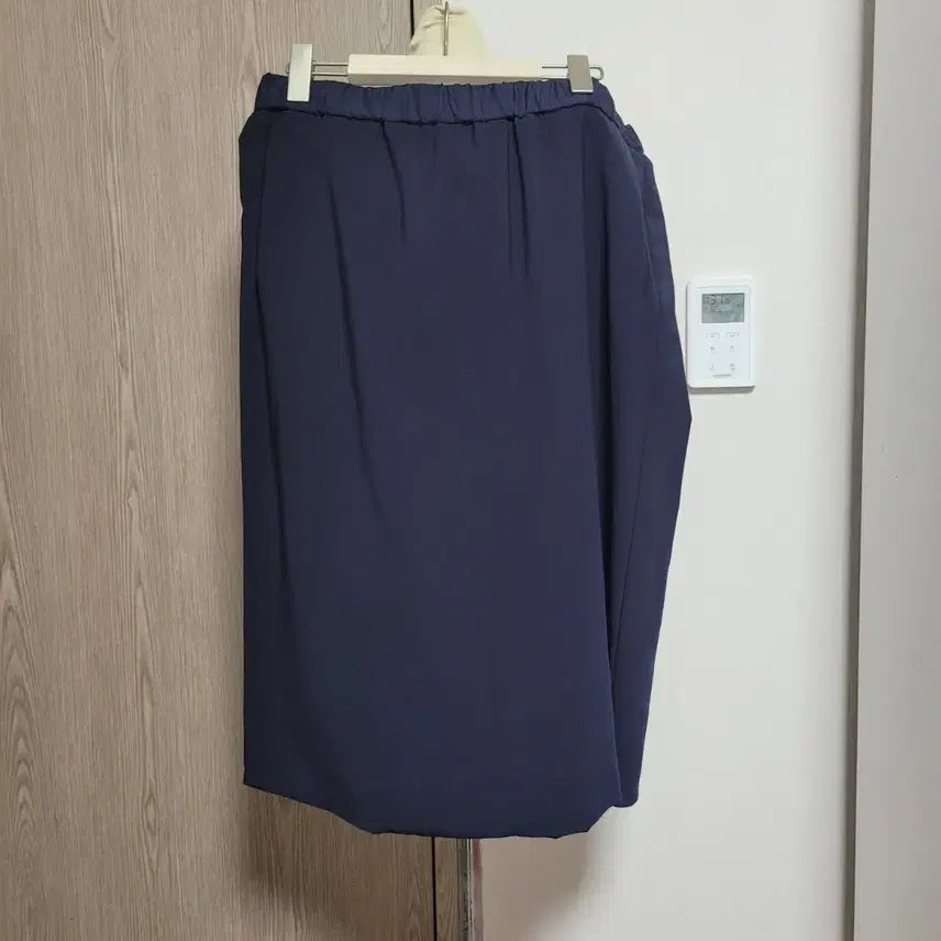 [BUNJANG] Le Beige Navy Banding Baggy 6-part Pants (L) / 르베이지 네이비색 밴딩 배기 6부 바지 L